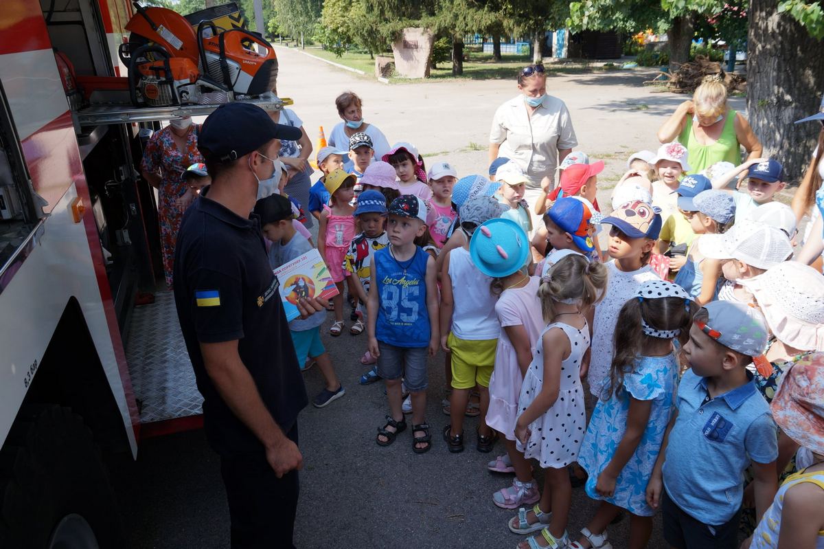 В Никополе воспитанники детских садов побывали в роли спасателей