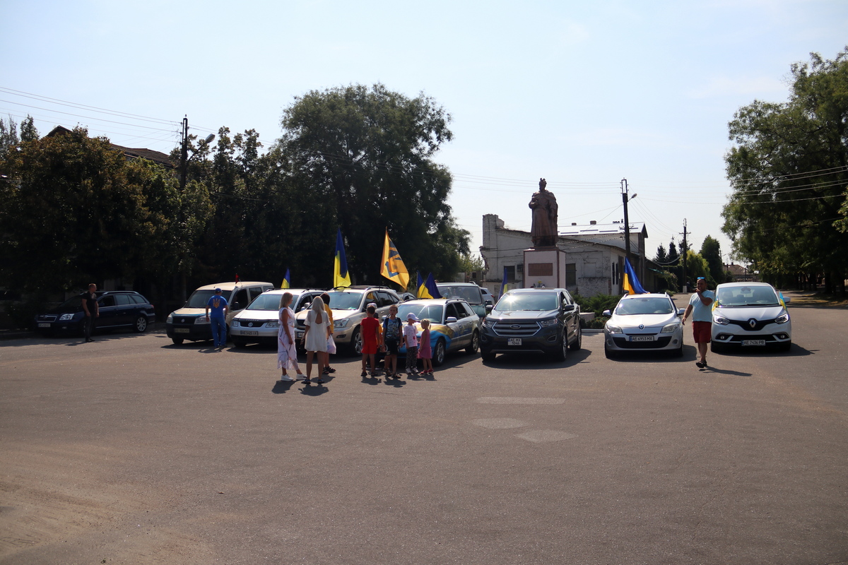 Участники мероприятия стартовали от памятника Богдану Хмельницкому 