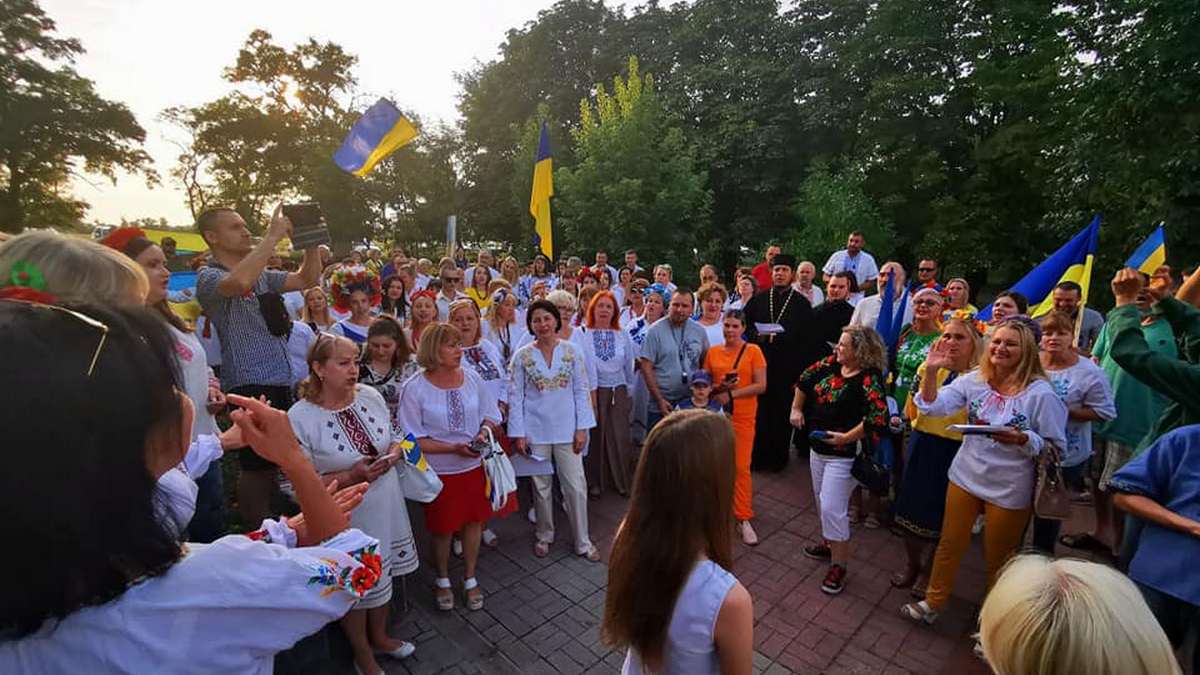 Хоровое исполнение композиции про Украин