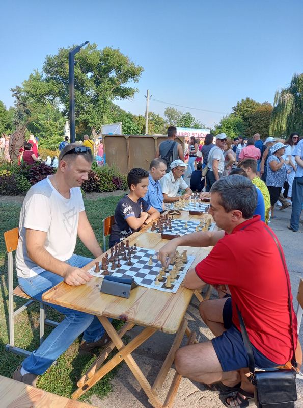 В Никополе состоялся командный кубок Никополя по быстрым шахматам