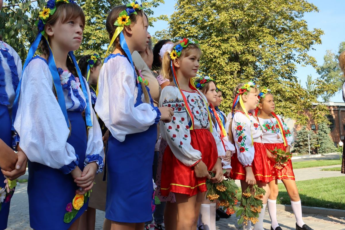 В Марганце в сквере имени Тараса Шевченко начали празднование Дня Независимости
