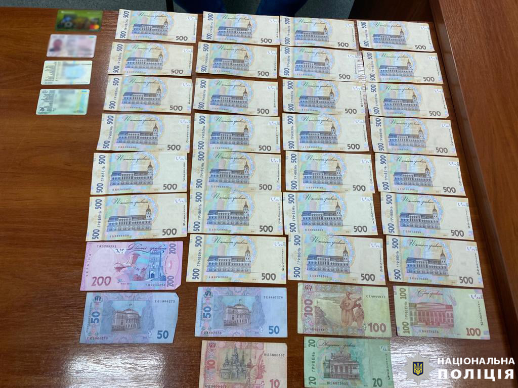 Зафиксировали факт подкупа полицейского в размере 42500 гривен