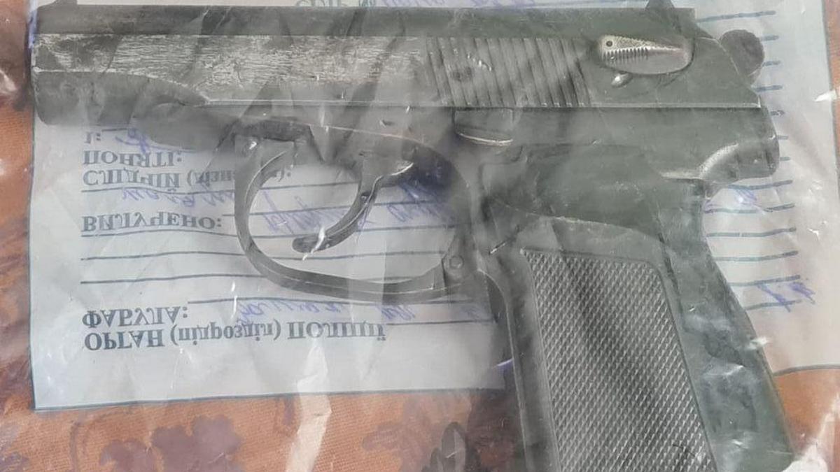 Во время задержания у злоумышленника изъяли пистолет Макарова 