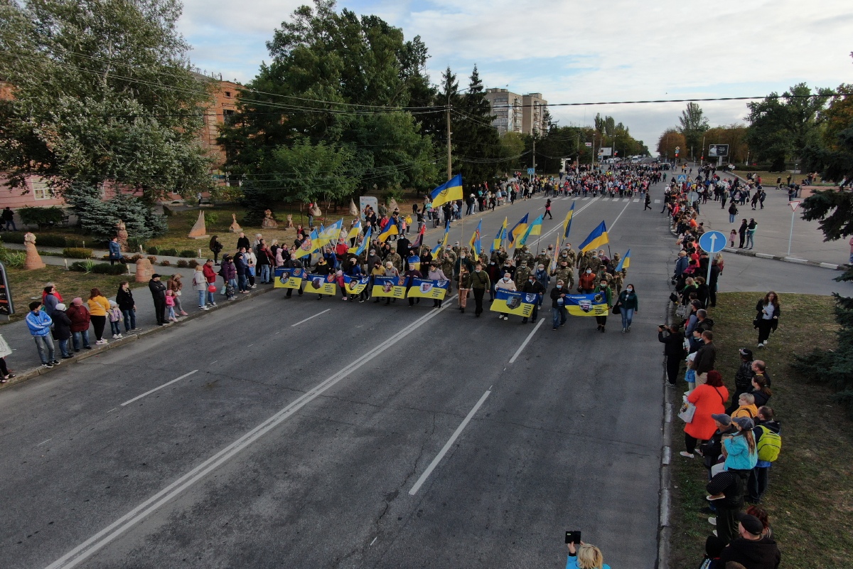 Общегородской парад на Европейской площади города