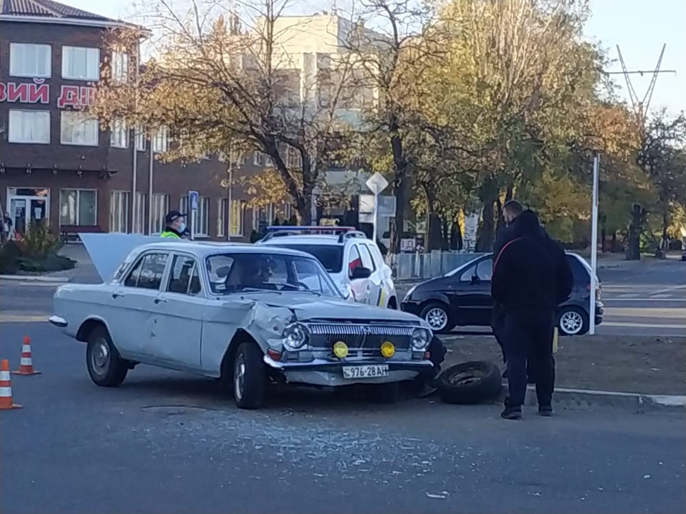 В Никополе на пересечении улиц Светлая - Электрометаллургов случилось ДТП