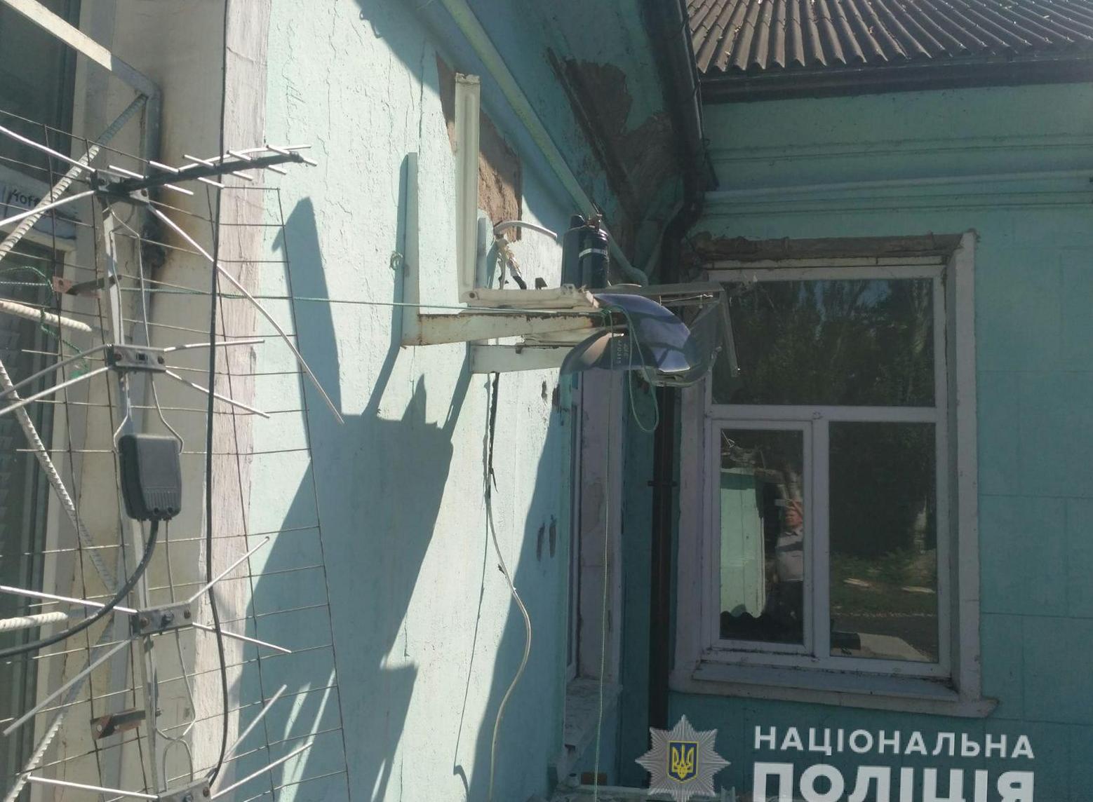Житель Никополя снимал с фасадов зданий кондиционеры
