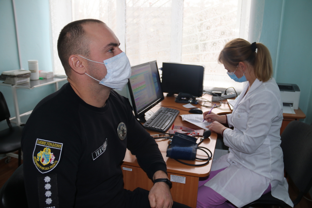 26 правоохранителей посетили Никопольскую станцию переливание крови