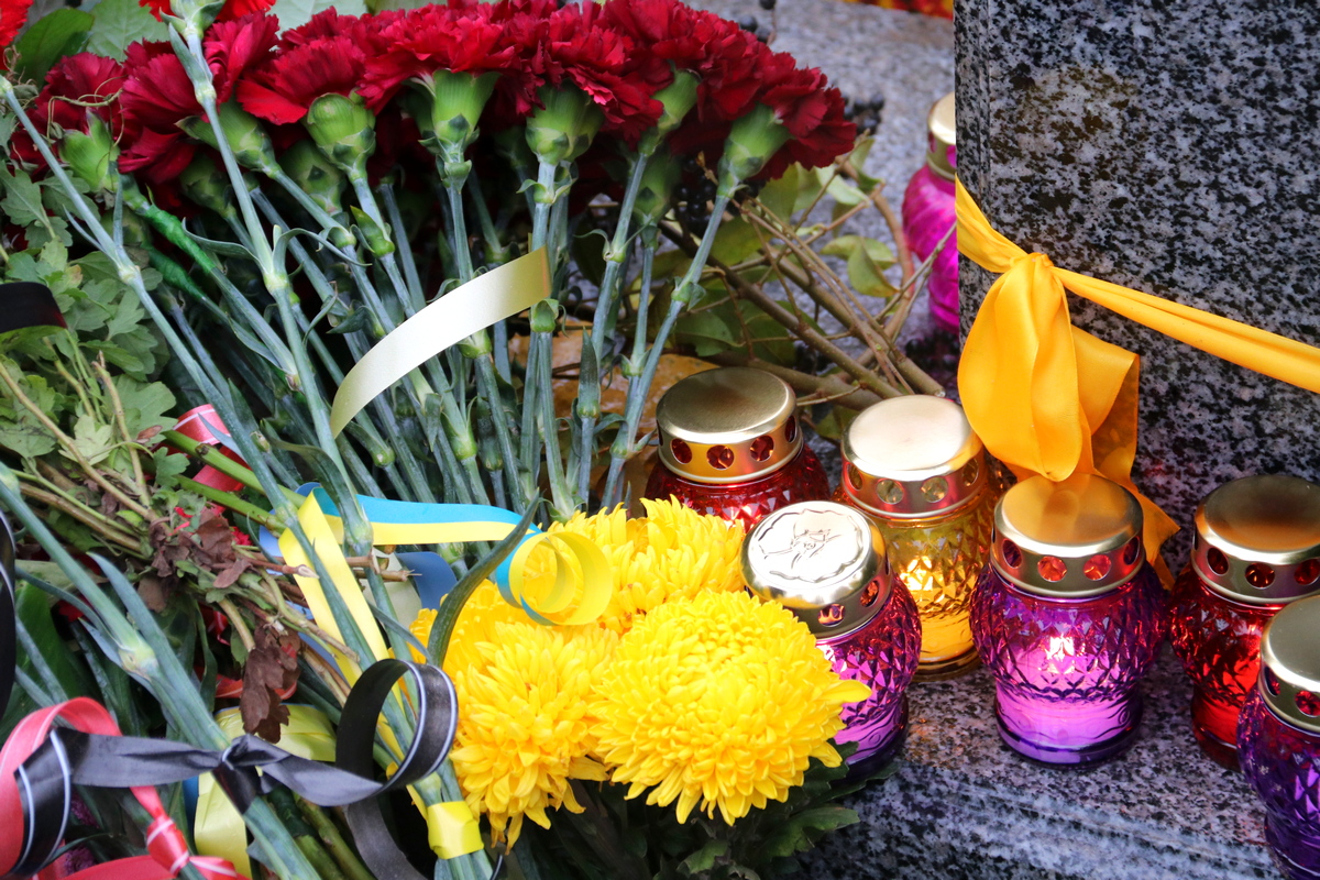 к мемориалу «Борцам за волю и свободу Украины» возложили цветы