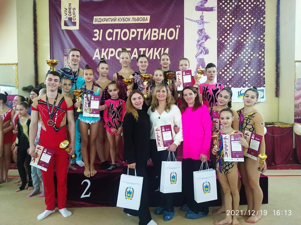 Спортсмены из Покрова выступили на Чемпионате Украины по спортивной акробатике