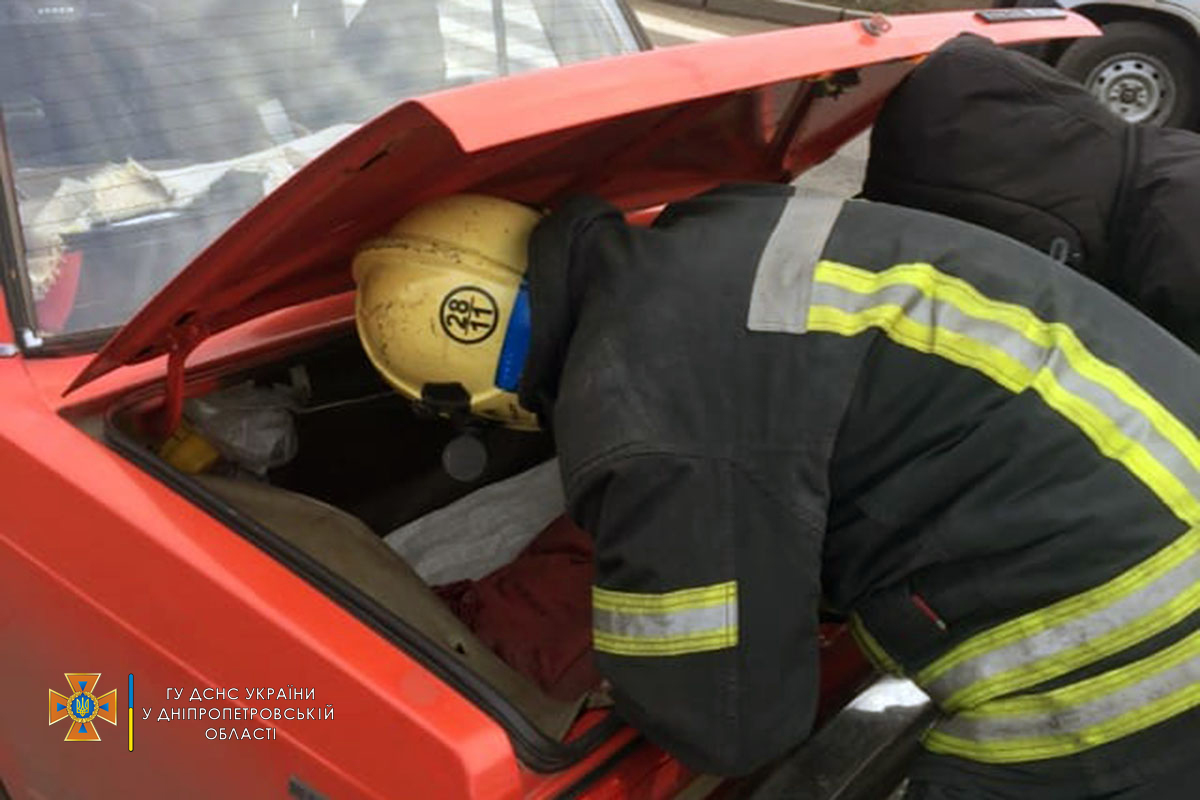 Спасатели предотвратили возгорание ВАЗ-2107