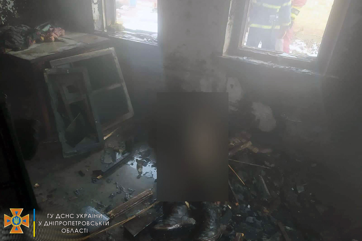 Под Никополем спасатели во время пожара обнаружили тело 41-летнего мужчины и 53-летней женщины