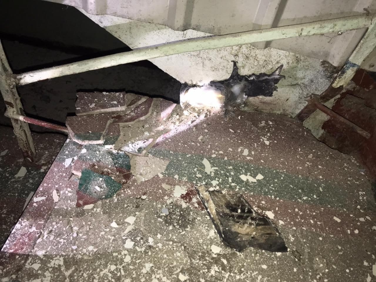 В Никополе в подъезде жилого дома произошел взрыв