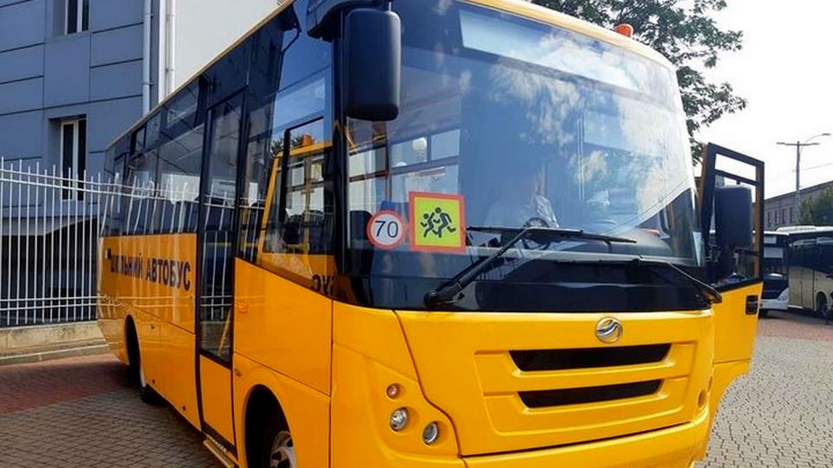 У Запорізькій області окупанти викрали шкільний автобус 