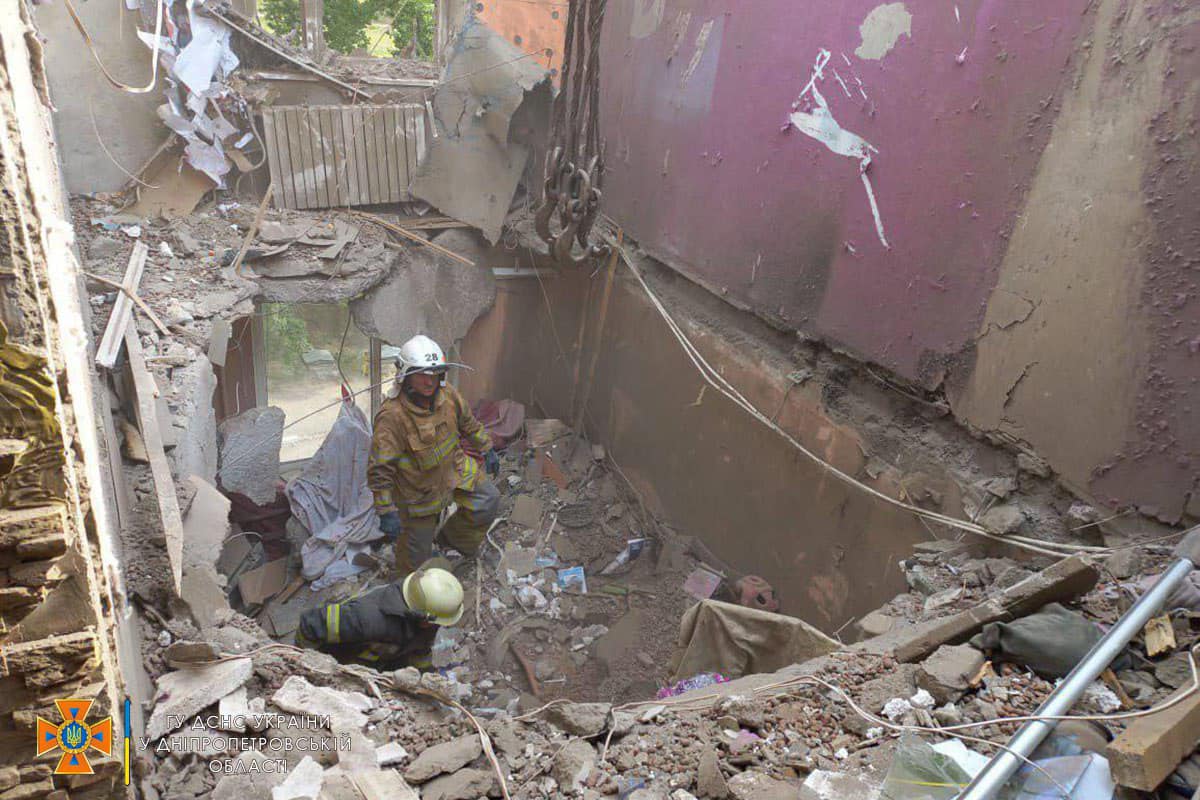 У Нікополі пошкоджено 12 п'ятиповерхівок