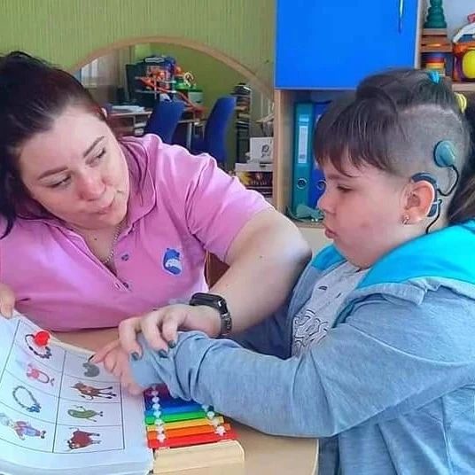 У Нікополі 7-річній Марії Борисенко потрібно повернути слух