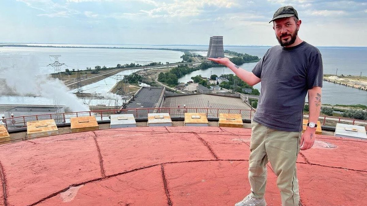 Російський блогер Лебедєв заліз на дах Запорізької АЕС