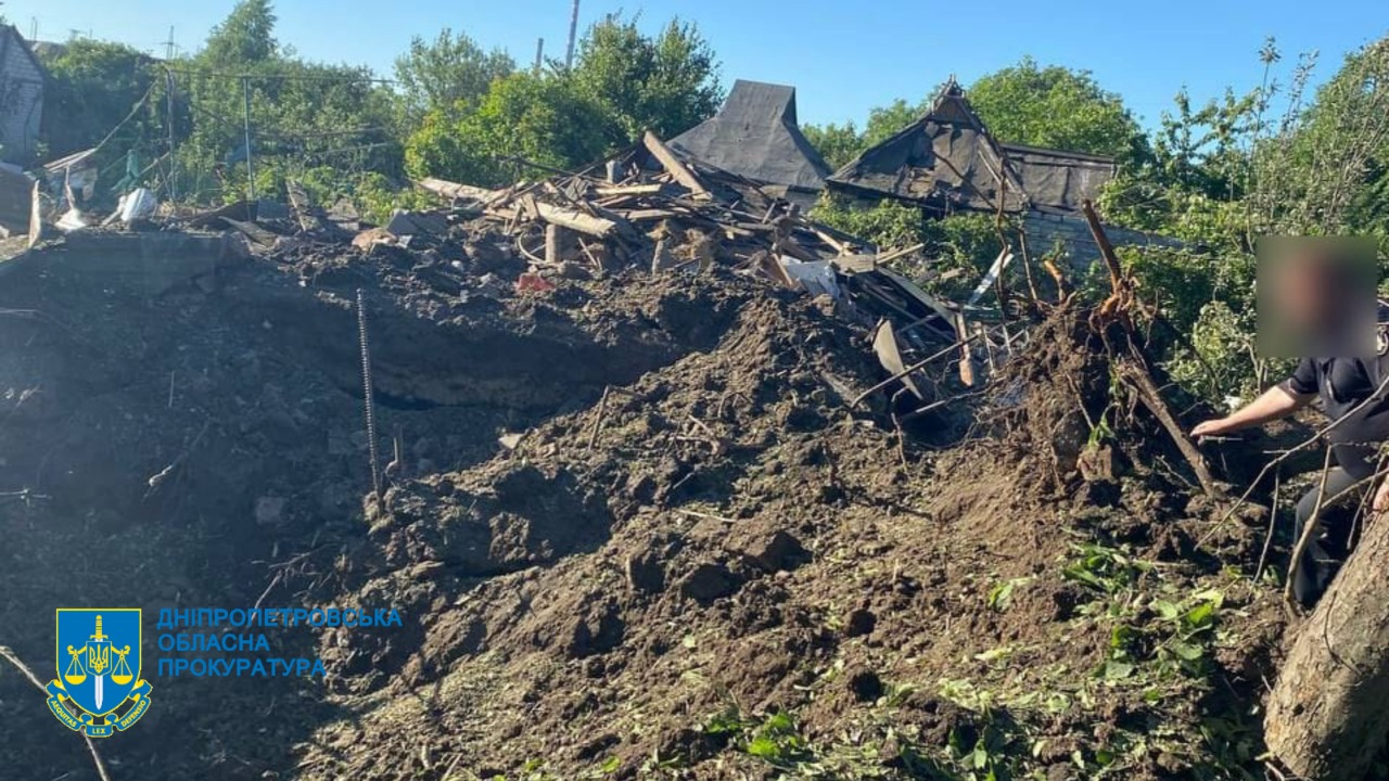 Через обстріли окупантів на Дніпропетровщині знищені 90 га майбутнього врожаю