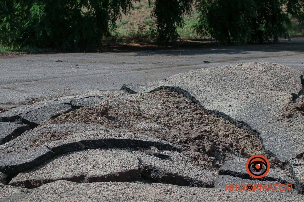 Наслідки ворожого обстрілу 