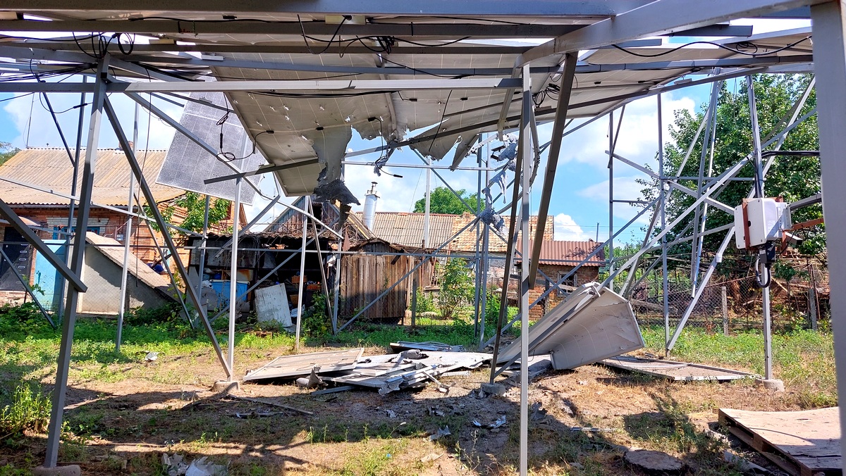 Обстріли Нікополя: рашисти знищили сонячну електростанцію 