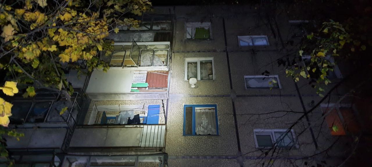 У Нікополі пошкоджено 14 приватних та багатоповерхових житлових будинків