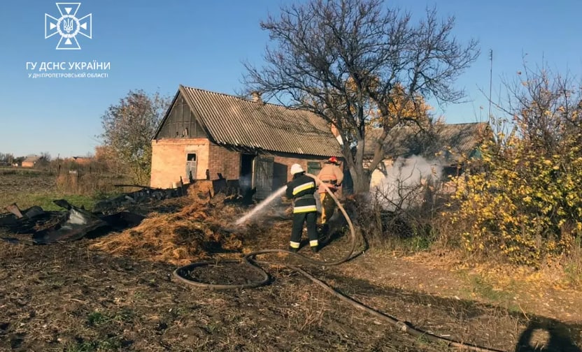 У селі під Нікополем згоріло10 тонн сіна
