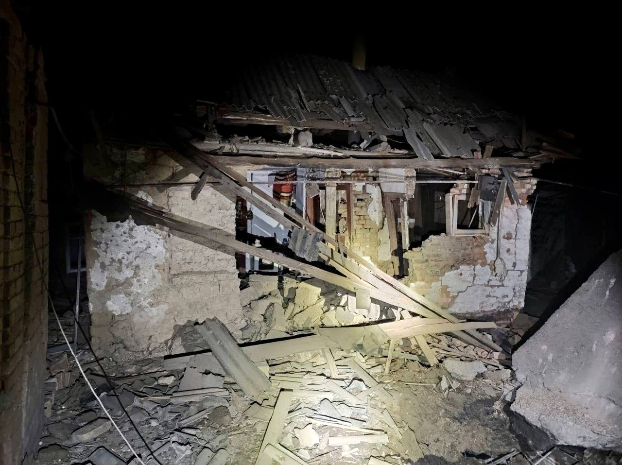 Вночі у Нікополь прилетіли майже 40 смертоносних снарядів