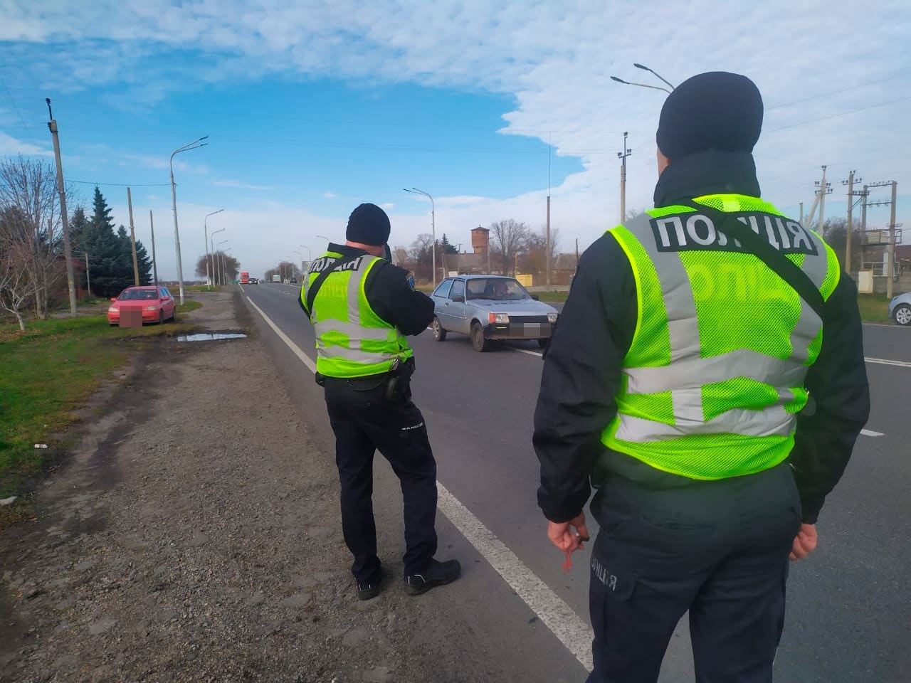 На дорогах Дніпропетровщини поліцейські з радарами TruCam вимірюють швидкість руху на дорогах 