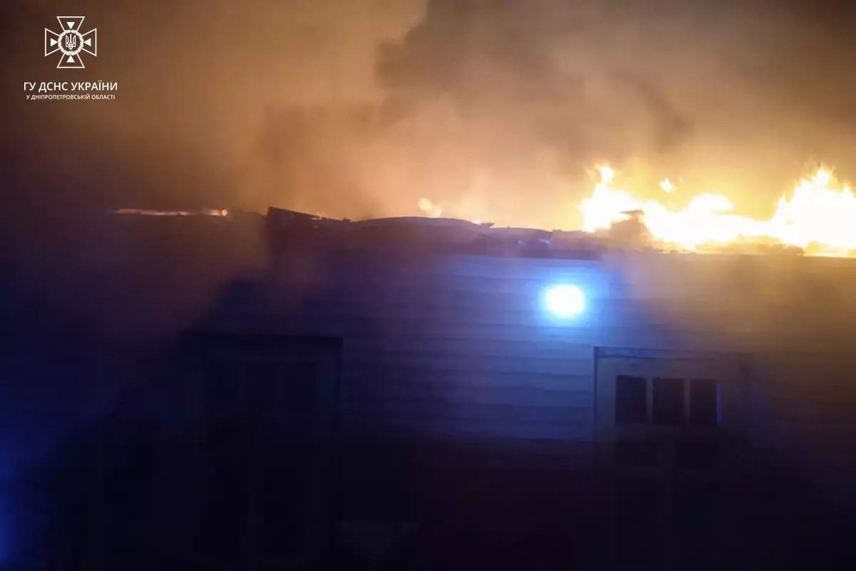 Вогонь охопив одноповерховий житловий будинок 