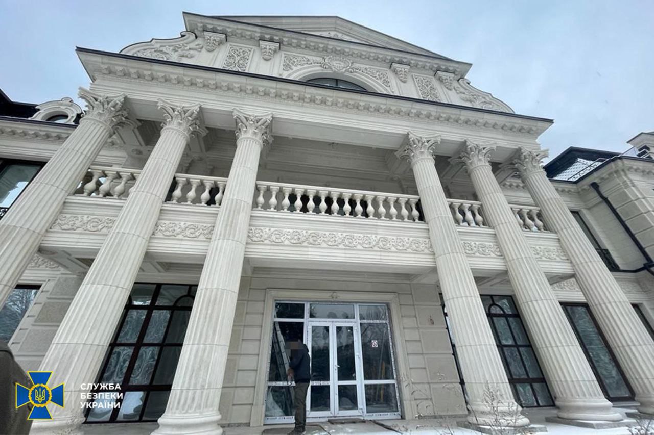 СБУ повідомили Оксані Марченко та очільниці афілійованої фірми у Криму про підозру