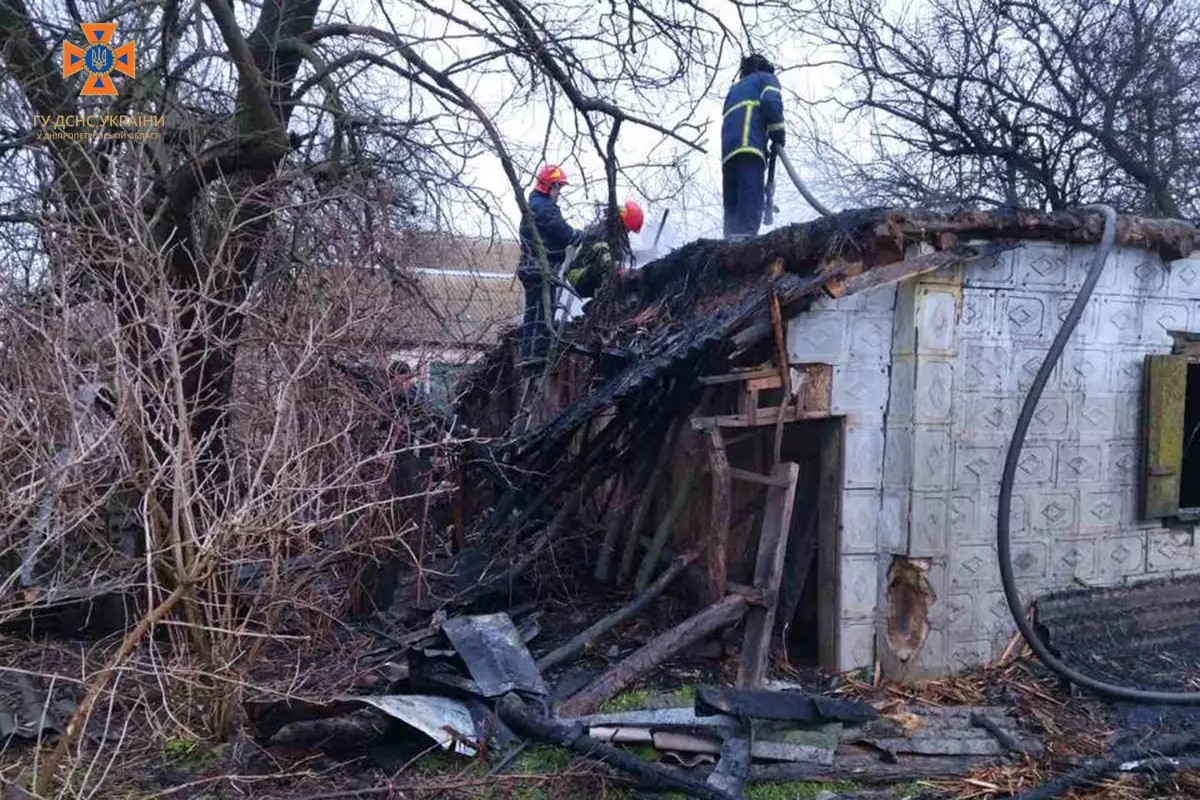 У Дніпропетровській області під час ліквідування пожежі рятувальники виявили тіло 87-річної жінки 