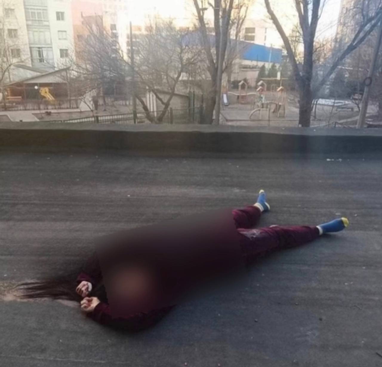 На Дніпропетровщині жінка випала з вікна багатоповерхівки