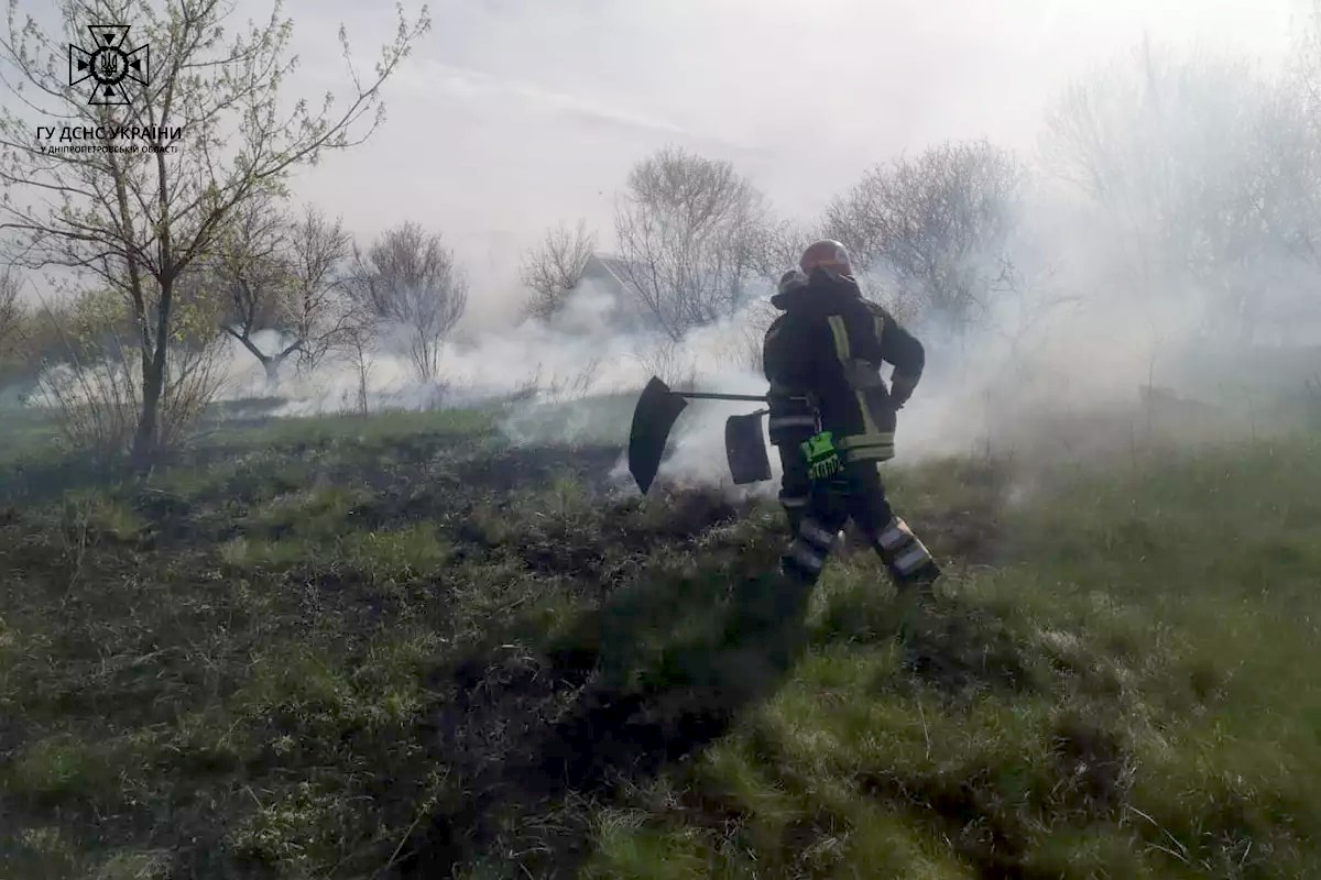За день рятувальники ліквідували 15 пожеж в екосистемах Дніпропетровщини