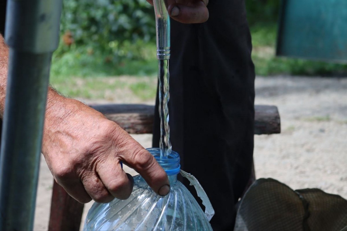 У Нікопольському районі працюють 53 пункти видачі води