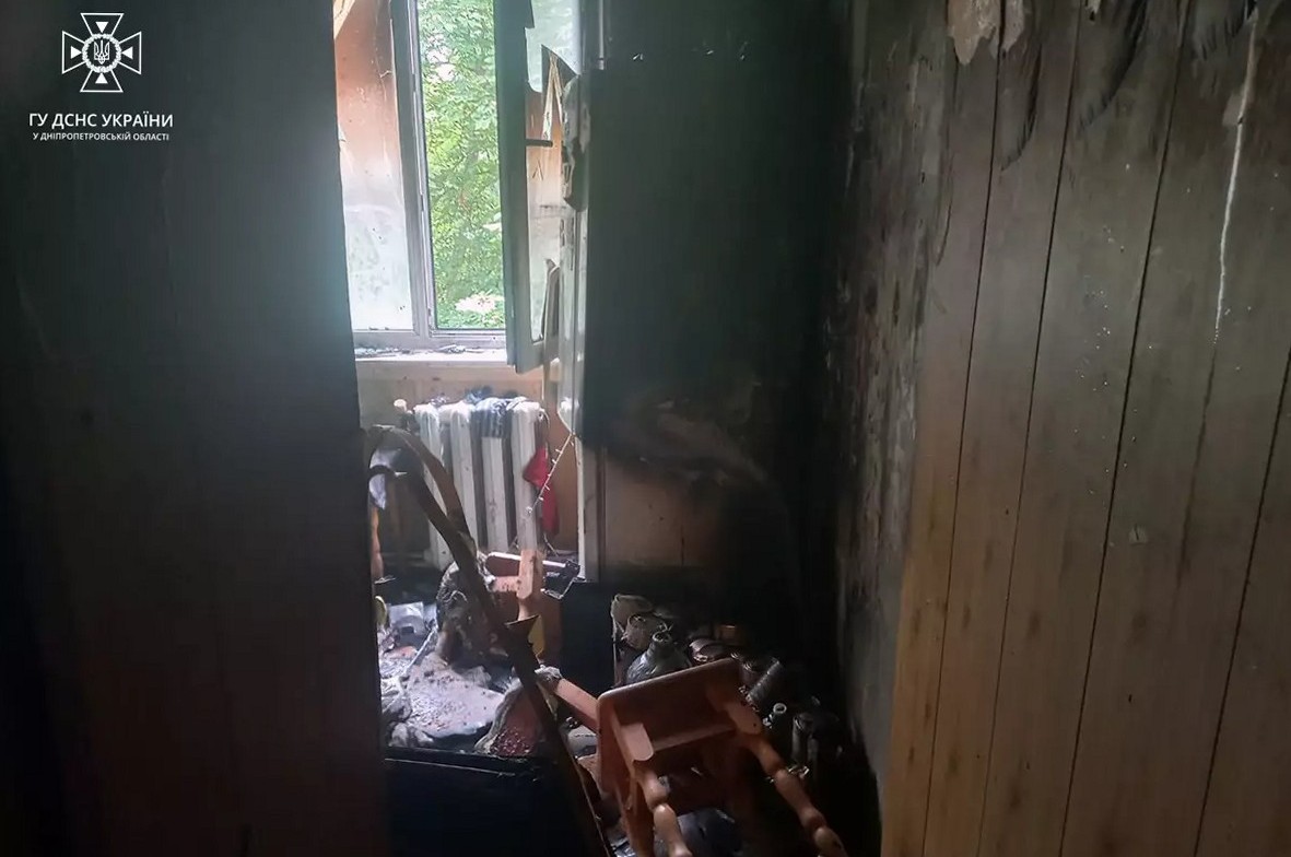 У Нікополі вогнеборці ліквідували загорання в квартирі