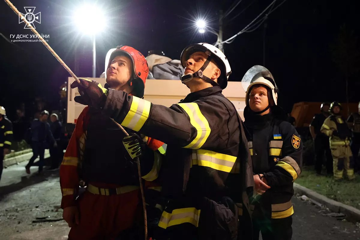 Рятувальники ліквідували пожежу в адміністративній будівлі на площі 300 квадратних метрів
