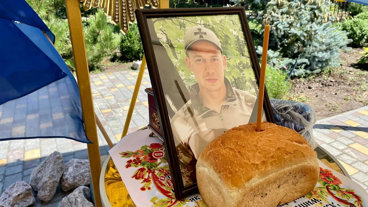 У Нікополі попрощалися із загиблим воїном Антоном Тарасовим