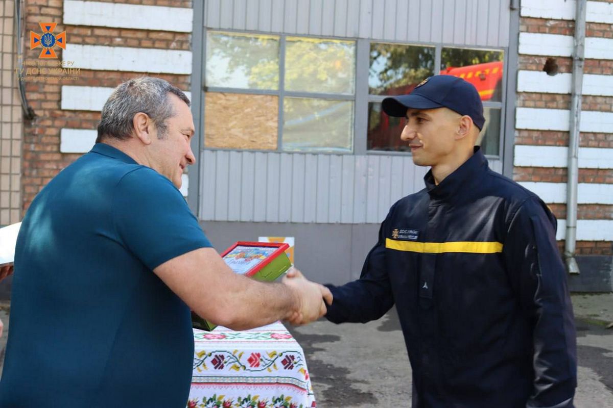 Вогнеборців міста Марганець привітав міський голова міста Геннадій Боровик