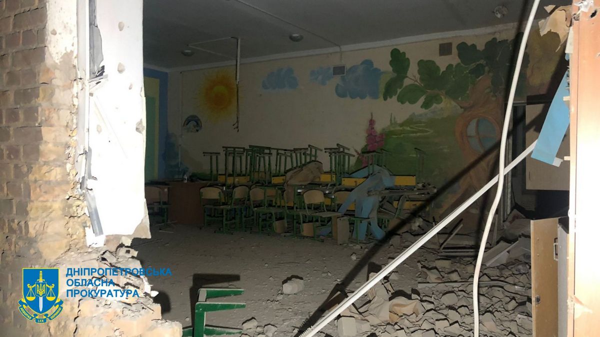 Пошкоджено будівлю школи 