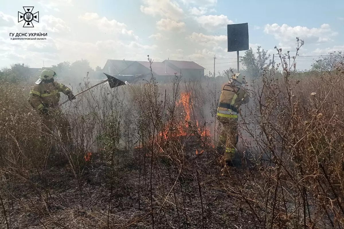 За добу рятувальники Дніпропетровщини ліквідували 33 пожежі в екосистемах