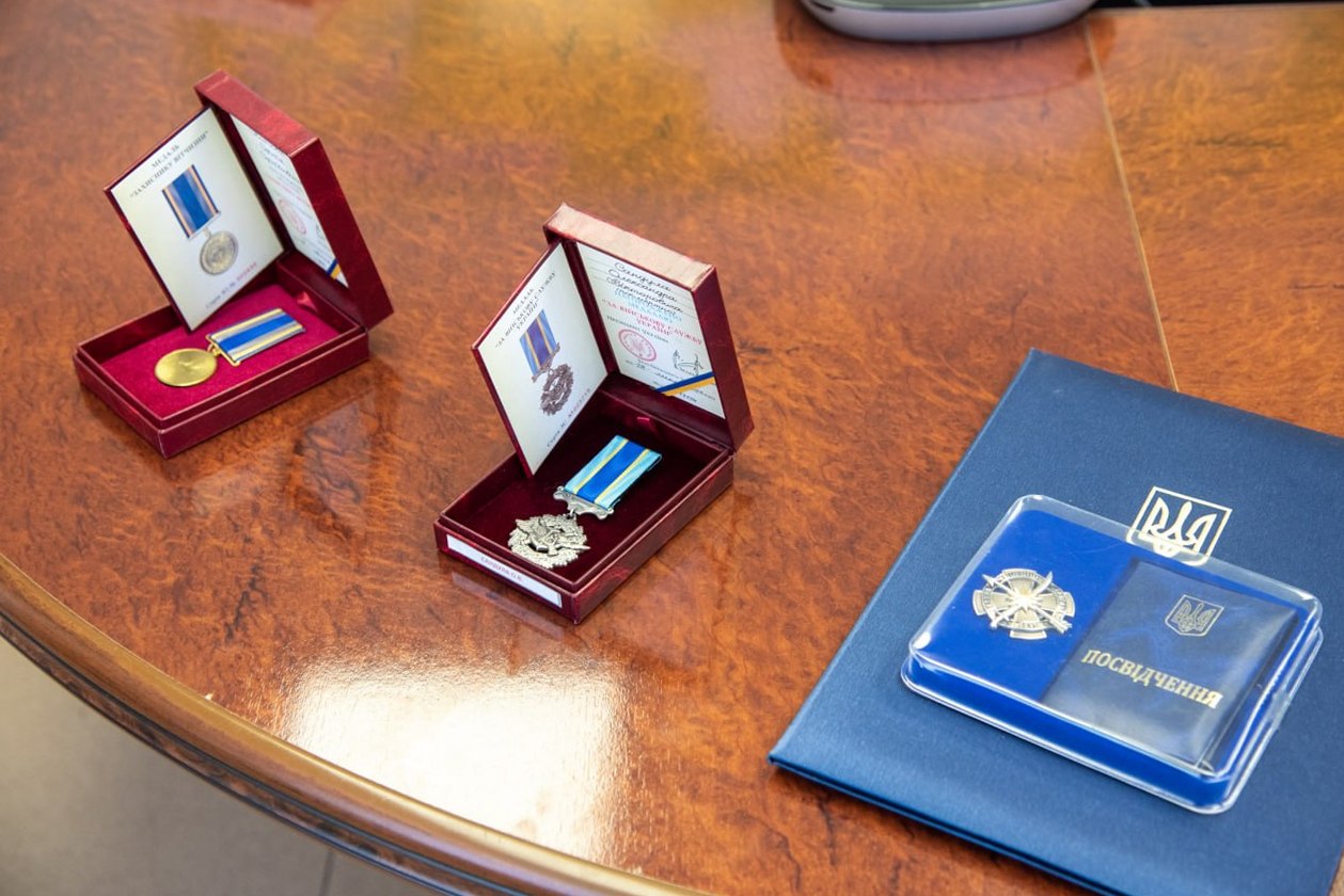 У Нікополі державні нагороди вручили захиснику України та сім’ям полеглих воїнів