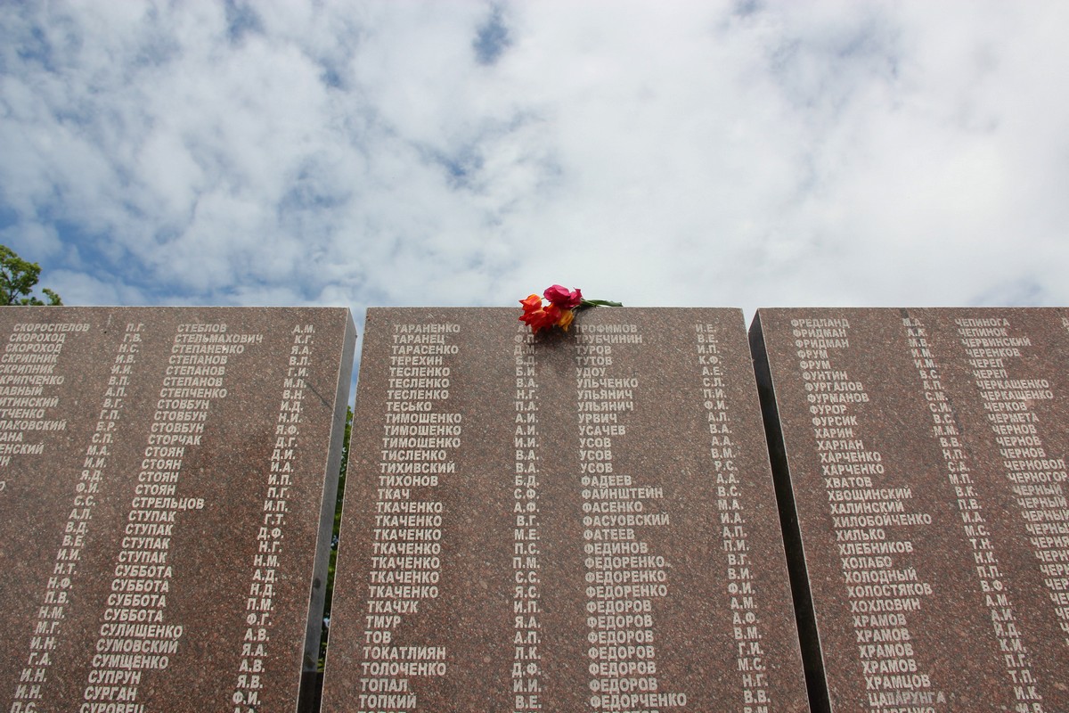 Це меморіал нікопольцям, які загинули, а не пам'ятник переможцям-комуністам