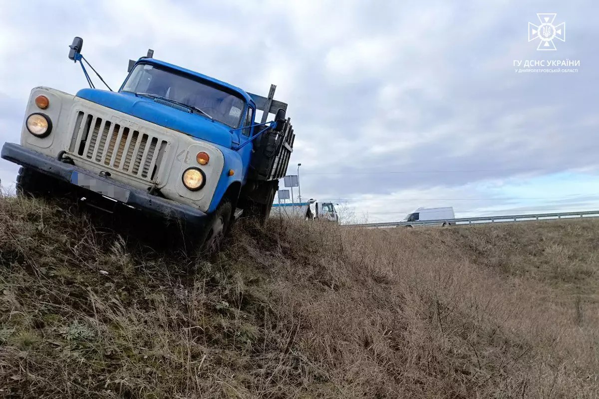 На Дніпропетроввщині водій помер за кермом вантажівки