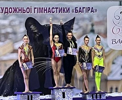 Гімнастки ДЮСШ № 1 гідно представили Нікополь на українських та міжнародних змаганнях