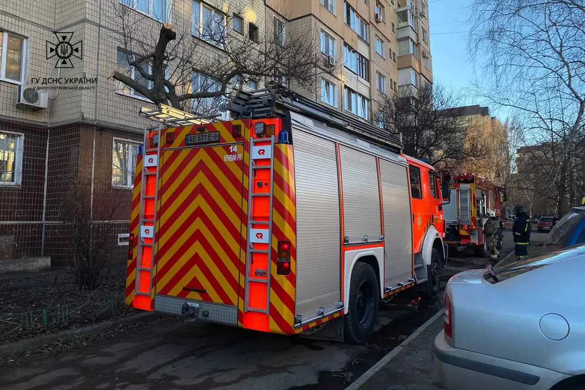 На Дніпропетровщині під час пожежі загинула жінка: врятувати вдалося родину