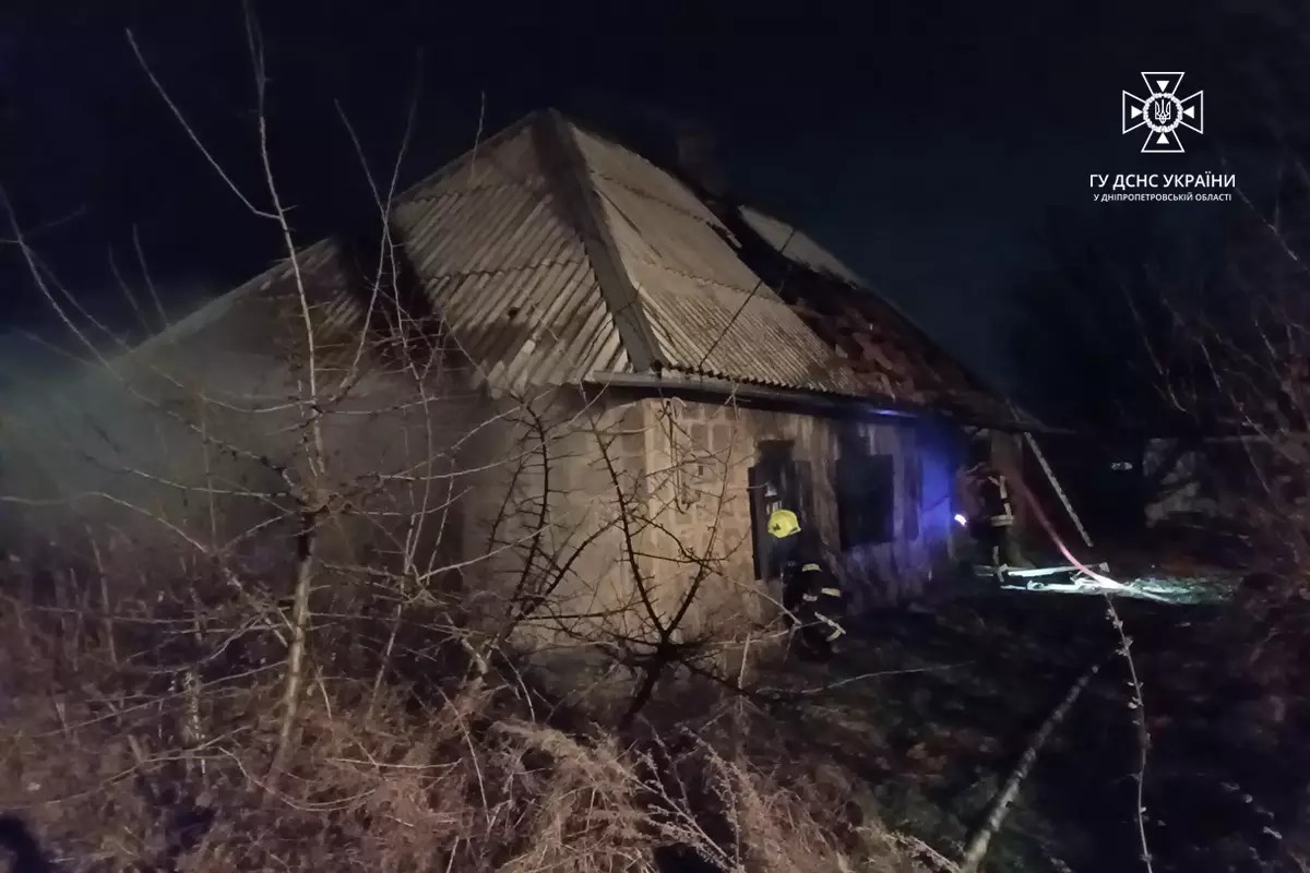 На Дніпропетровщині надзвичайники ліквідували пожежу площею 84 квадратних метрів 