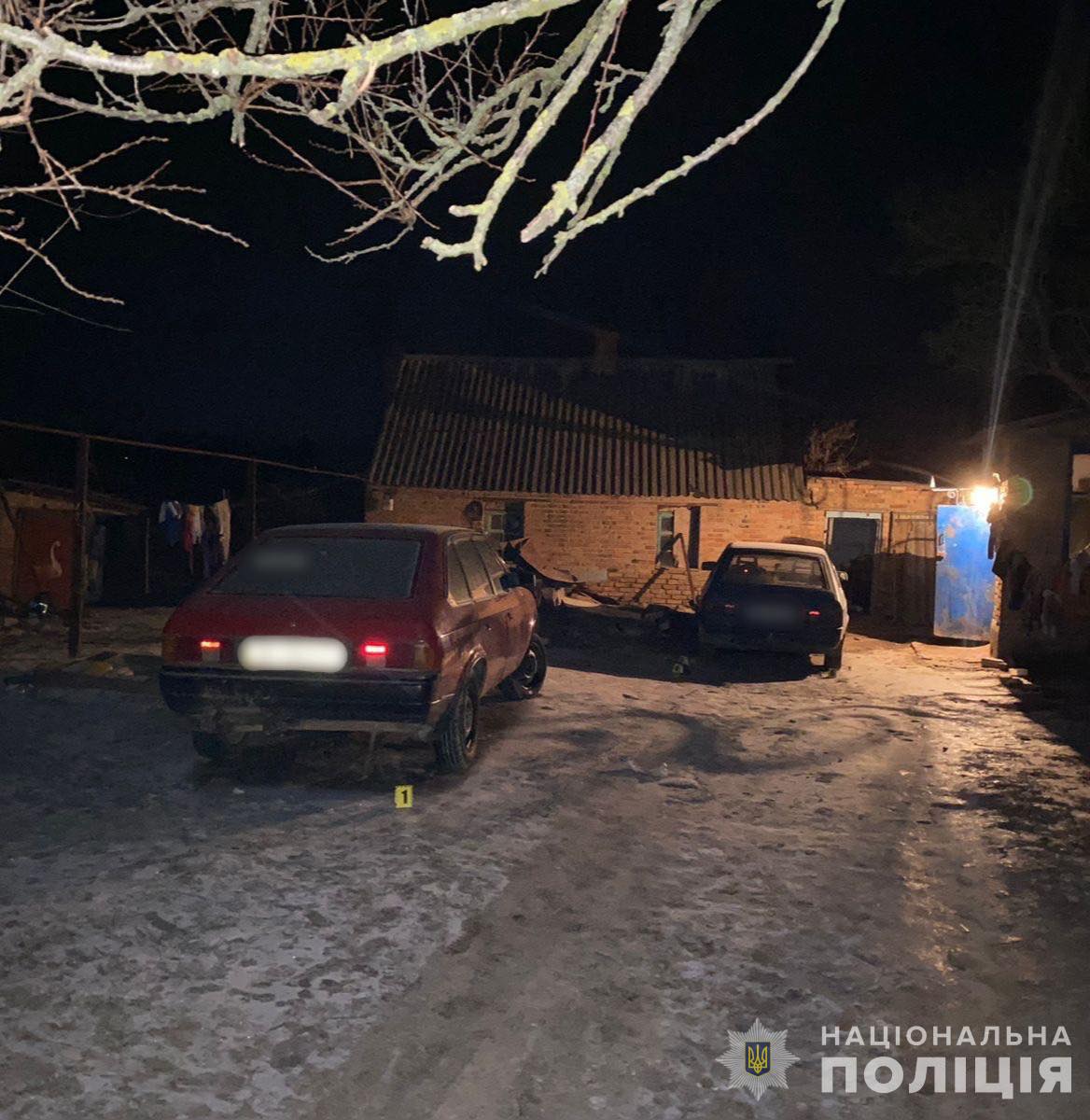 На Дніпропетровщині двоє чоловіків намагались викрасти автівки 
