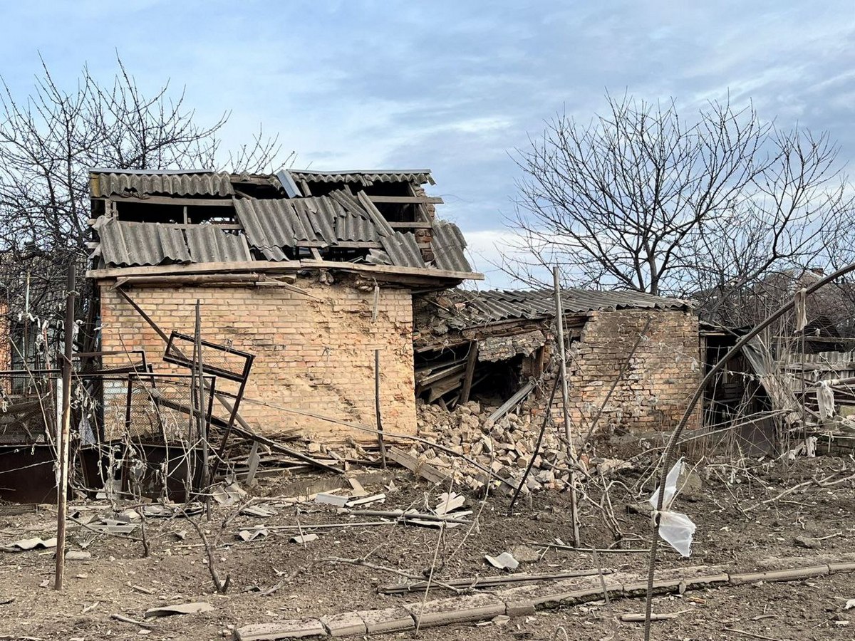 З самого ранку ворог нещадно обстрілює Нікополь